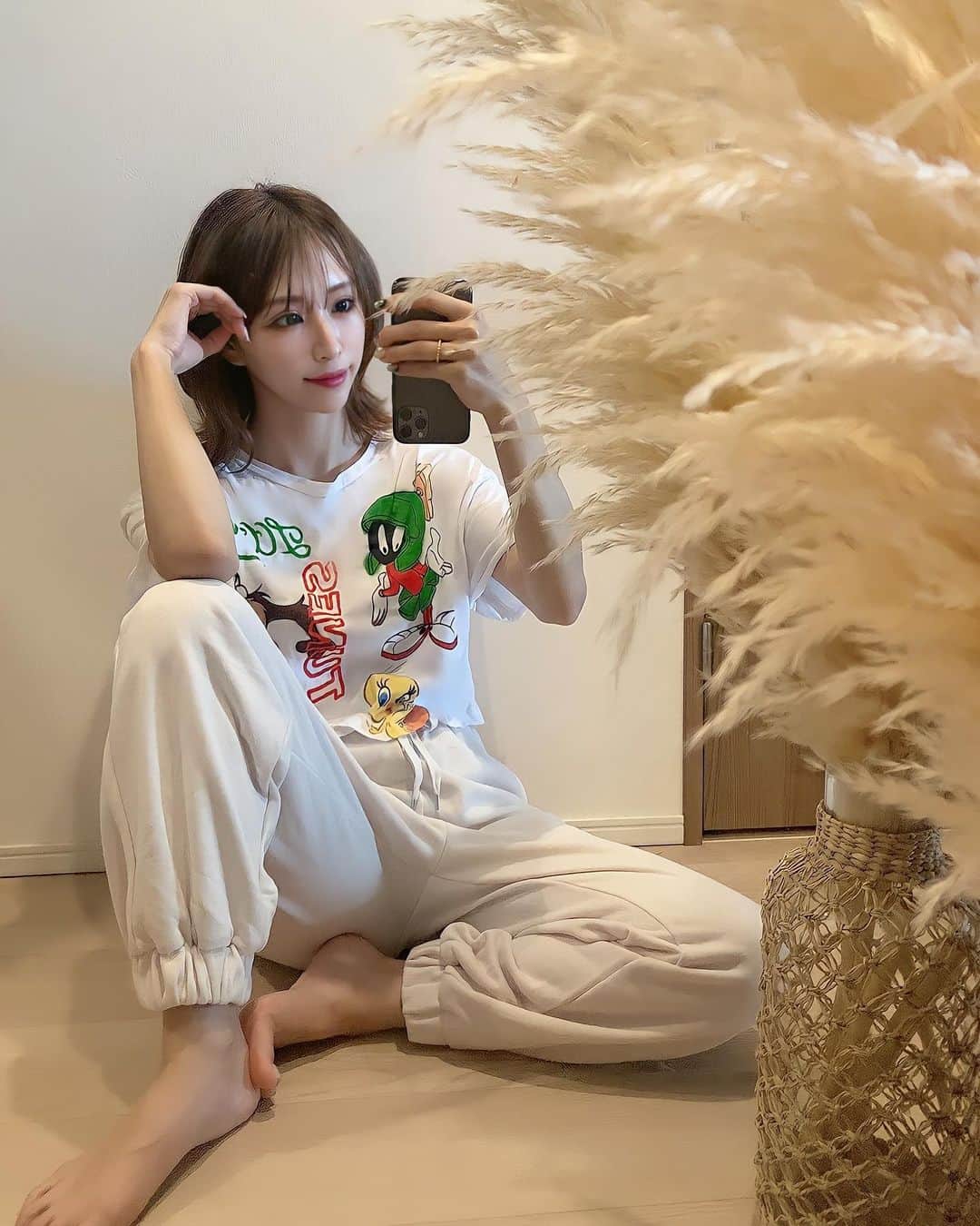 一ノ瀬恋のインスタグラム：「お家style♡  tee shirt @hm  pants @grl_official   #おうちコーデ #ラフコーデ #handm  #grl #グレイル」