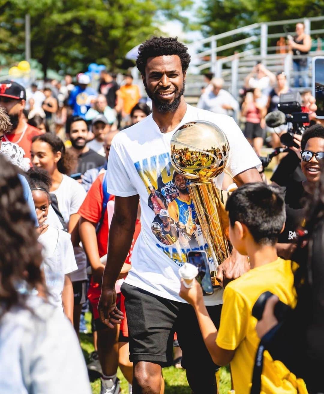 アンドリュー・ウィギンスのインスタグラム：「Had to bring it back where it all started Vaughan City 🏆」
