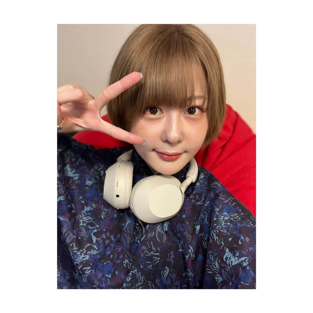 神堂きょうかのインスタグラム：「. 3週間限定！！. ハイトーーーン！！！. . . すぐ、黒く戻ります。。。. . . 生まれて初めてのブリーチ。. . . . #ハイトーンカラー  #初  #どうだね」
