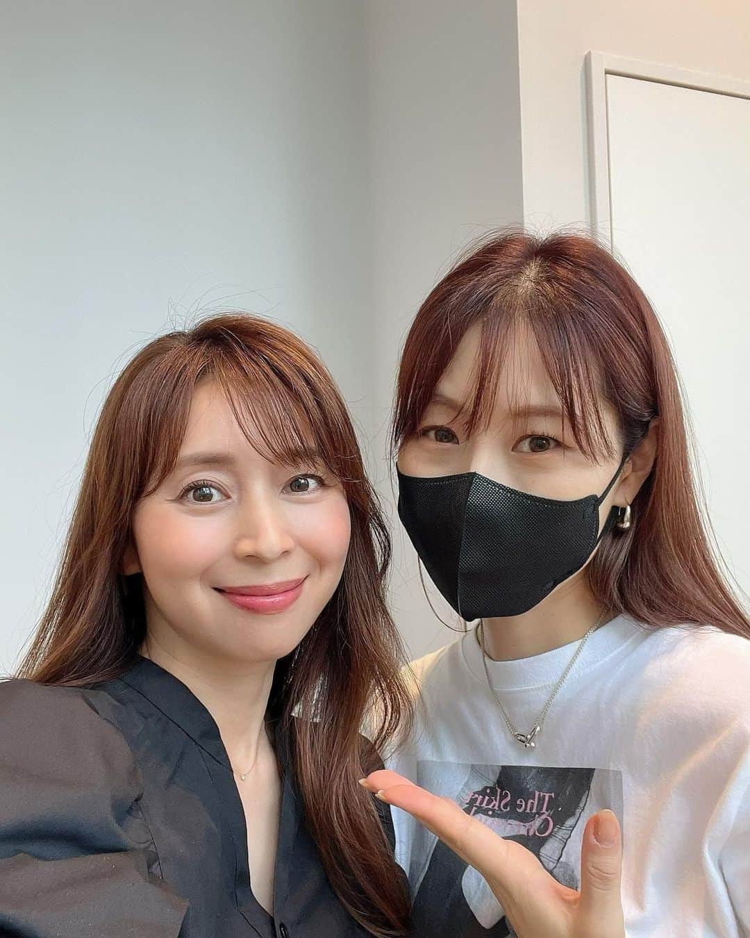 中野公美子さんのインスタグラム写真 - (中野公美子Instagram)「昨日金曜日は、保科真紀さんと撮影でした😊📸 保科さんとの撮影毎回楽しい〜❣️ 今回も素敵なヘアーにしていただきました✨ またお知らせさせてください😊  #保科真紀　さん #撮影 #モデル #ヘアアレンジ #楽しい撮影 #uka #ウカ」8月6日 23時42分 - kumikorion