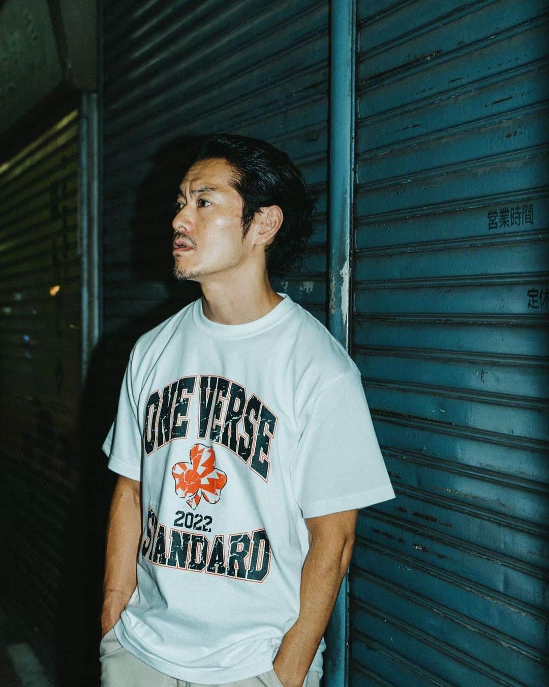 般若のインスタグラム：「俺は白にしたけど黒とネイビーもあるよ  【One Verse】 Midsummer Collection 2022 8/7(sun) 20:00 OUT🔥  photo @koheiigarashi_  hair @shota_bell」