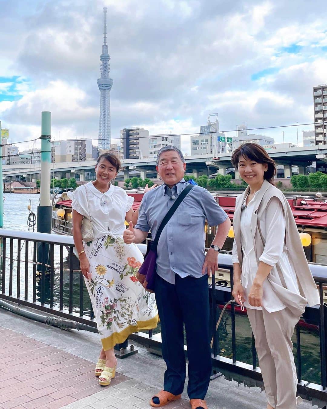 のインスタグラム：「マネージャーからのお知らせ📺  明日8/7 16:15〜17:25 テレビ朝日 「路線バスで寄り道の旅」O.Aです🚌  勝どきでランニング〜築地でお寿司〜 かっぱ橋でキッチン用品〜隅田川屋形船にQちゃん彼氏♡登場‼️  ゲストは高橋尚子さん🏃🏻‍♀️ 今でも毎朝走られているそうです💨✨ どんな旅をしたのでしょうか😍  皆さまぜひぜひ、ご覧くださいませ‼️  #テレビ朝日 #路線バスで寄り道の旅 #バス旅 #徳光和夫 #田中律子 #高橋尚子 さん」