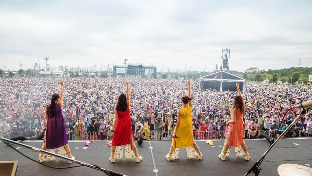 玉井詩織さんのインスタグラム写真 - (玉井詩織Instagram)「💜❤️💛💗 #ROCKINJAPAN2022#RIJF2022」8月6日 21時53分 - shioritamai_official