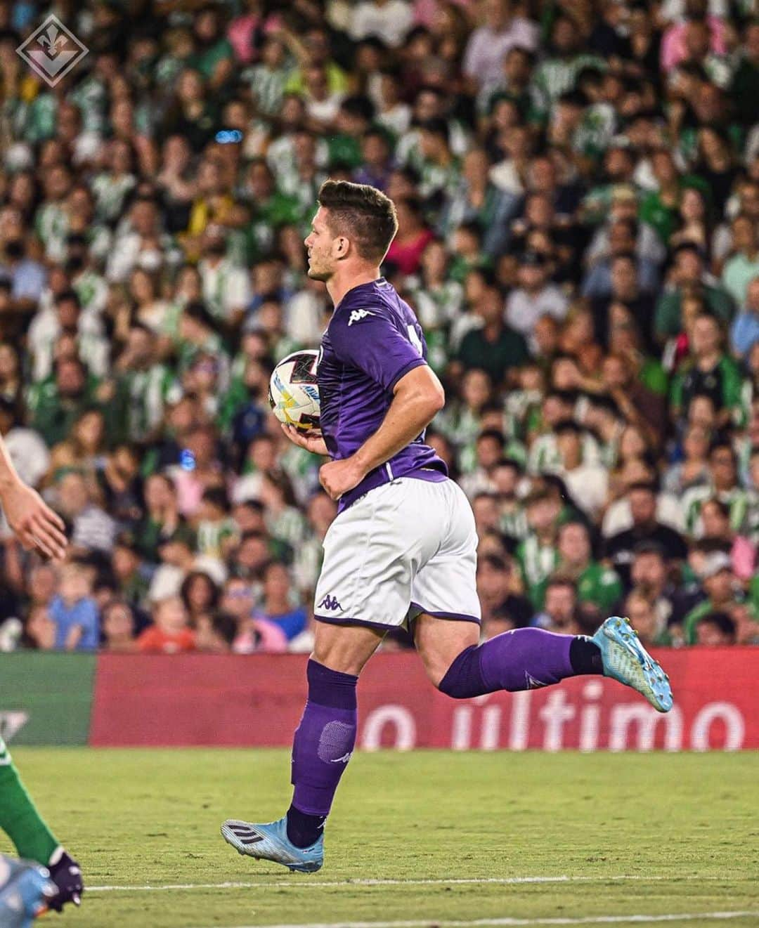 ルカ・ヨヴィッチさんのインスタグラム写真 - (ルカ・ヨヴィッチInstagram)「Good test 👍🏼 Happy for goal ⚽️ See you next Sunday at Artemio Franchi⚜️💜」8月7日 7時48分 - lukajovic