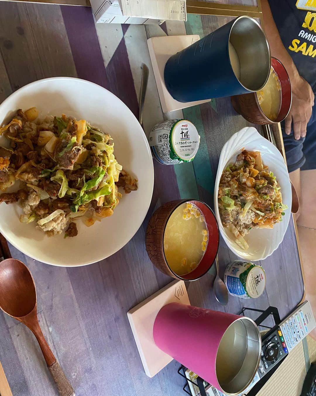 吉川由華のインスタグラム：「2022.8.6 #朝オートミール炒飯 #昼抜きからの練習 #熱中症ぎみ #食事って大事 #しかし心配だ国体予選… #お部屋バーベキュー #安い肉はバーベキュー高いお肉は焼肉」