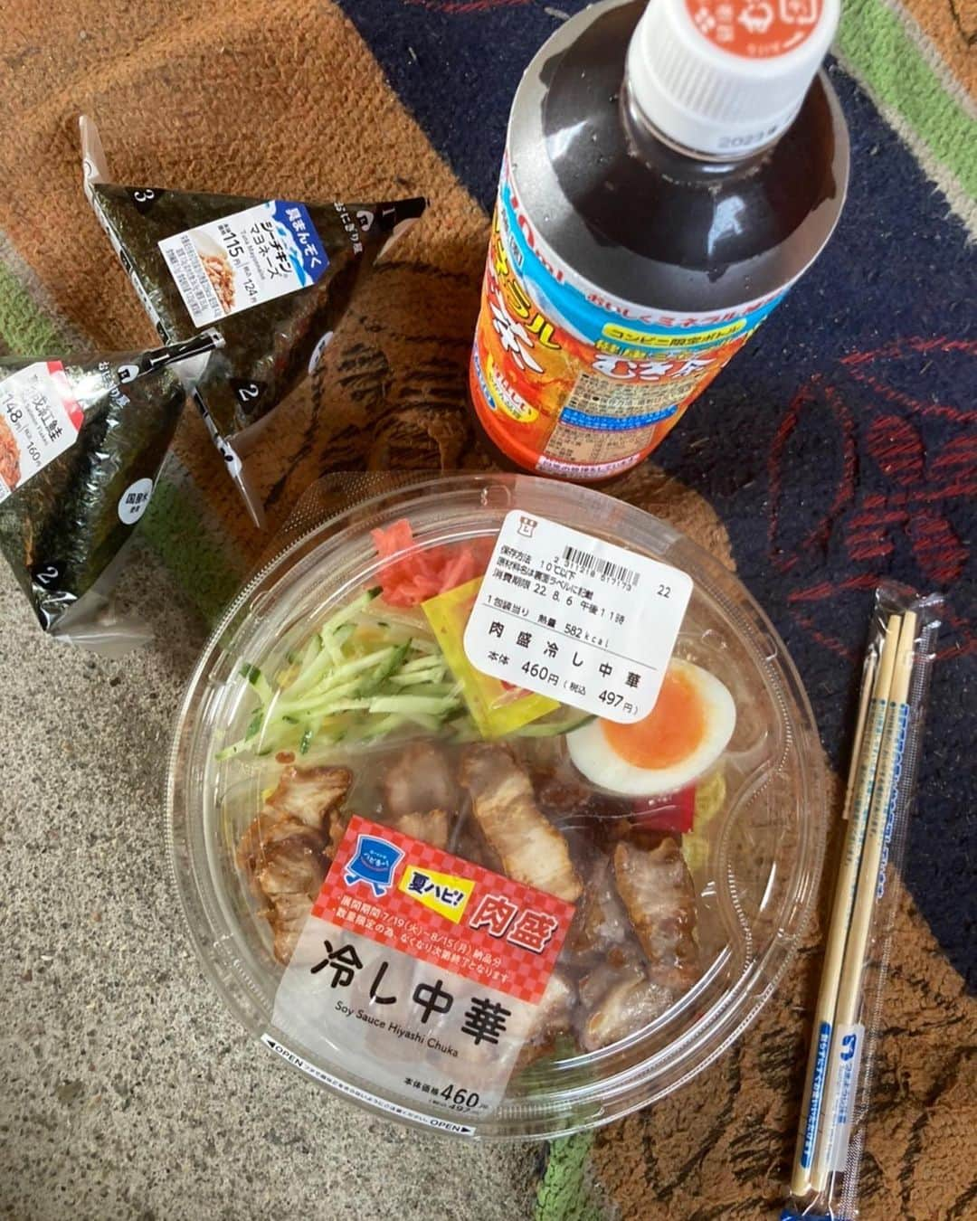 吉川由華さんのインスタグラム写真 - (吉川由華Instagram)「2022.8.6 #朝オートミール炒飯 #昼抜きからの練習 #熱中症ぎみ #食事って大事 #しかし心配だ国体予選… #お部屋バーベキュー #安い肉はバーベキュー高いお肉は焼肉」8月7日 8時20分 - yuka1024matsunaga