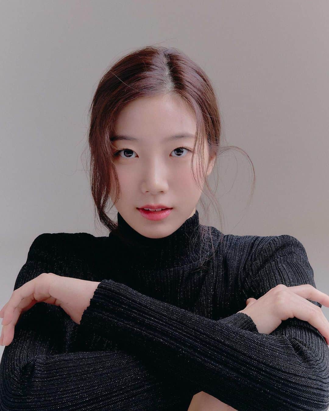 のインスタグラム：「🖤@ellekorea」
