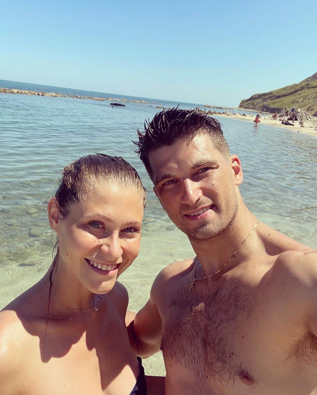 カロリーナ・モスケーニのインスタグラム：「Together is a wonderful place to be❤️ #vacanzeitaliane #lifewithsmile #love #familyfirst #sea #beachlife #backhome #greatmemories #whatawonderfulworld #youandme」