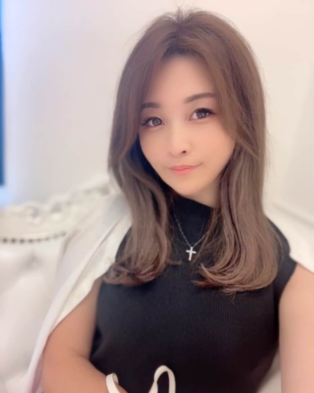 mikaのインスタグラム：「♥︎︎∗︎*ﾟ 気づいたら8月🌻 みんな夏満喫してるかな？ ． ． ． 初めてのコロナでダウンして しばらく投稿お休みしてました！ 隔離期間中にお仕事の方や予定あった友達には ご迷惑をおかけしてごめんなさい🙇‍♀️ ． 楽しみにしてたコンペとかイベントも 参加できず残念だったけど、 改めて健康でいれる幸せと 人の温かさを感じた数日間でした。 ． ． 以前経験した方の話を聞いて割と軽めに考えてましたが 私は想像を超えてかなり辛かったです。 症状は個人差あると思うけど 日々、気をつけて生活してたけどなってしまったので 皆さんも気をつけてね！ ． ． 体力も落ちちゃったのでゴルフ出来るか 心配だけど、無理しないでゆっくり また楽しもうと思ってます⛳️」