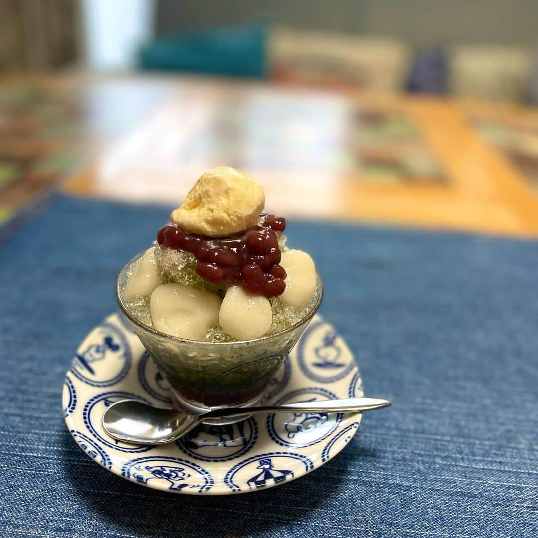 lalapinkさんのインスタグラム写真 - (lalapinkInstagram)「今日のかき氷は抹茶あずき🍧  白玉とバニラアイスを乗せて🍨  #かき氷 #カキ氷 #🍧 #抹茶あずき #抹茶小豆 #抹茶あずきかき氷 #抹茶 #あずき #小豆 #あんこ好き #おうちカフェ #お家カフェ #おうち時間」8月7日 17時28分 - lalapink