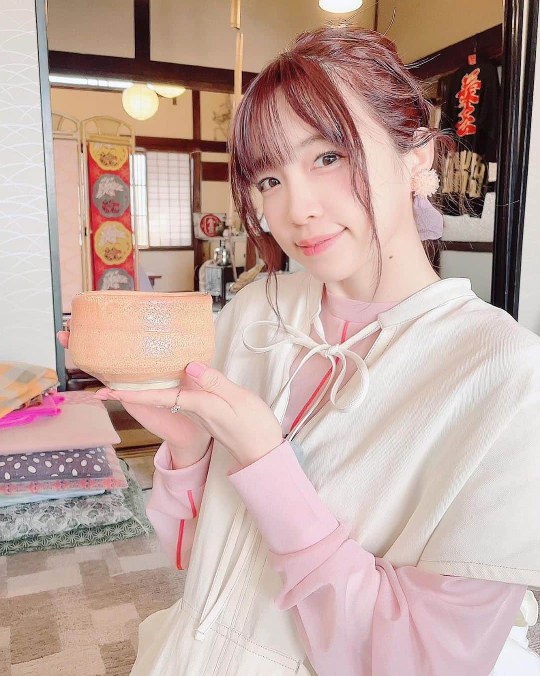 諏訪彩花のインスタグラム：「花も団子も🍡🌸🍵 #北海道#函館#茶房菊泉」
