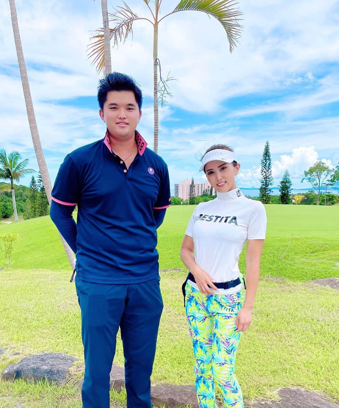 RIONAのインスタグラム：「.  急遽沖縄に✈️  山本武白志くんとラウンドさせて頂きました⛳️ 迫力あるショットが凄すぎた🔥 これからの武白志くんの活躍が楽しみだな😍  BESTITAも着てくれてありがとうございます💓  #沖縄#沖縄ゴルフ#かねひで喜瀬カントリークラブ  #bestita#bestitagolf#bestitagirl #golf#ゴルフ女子#ゴルフウェア #ladiesgolf#fashion#make#japanesegirl #ワンピース#ゴルフ女子コーデ」