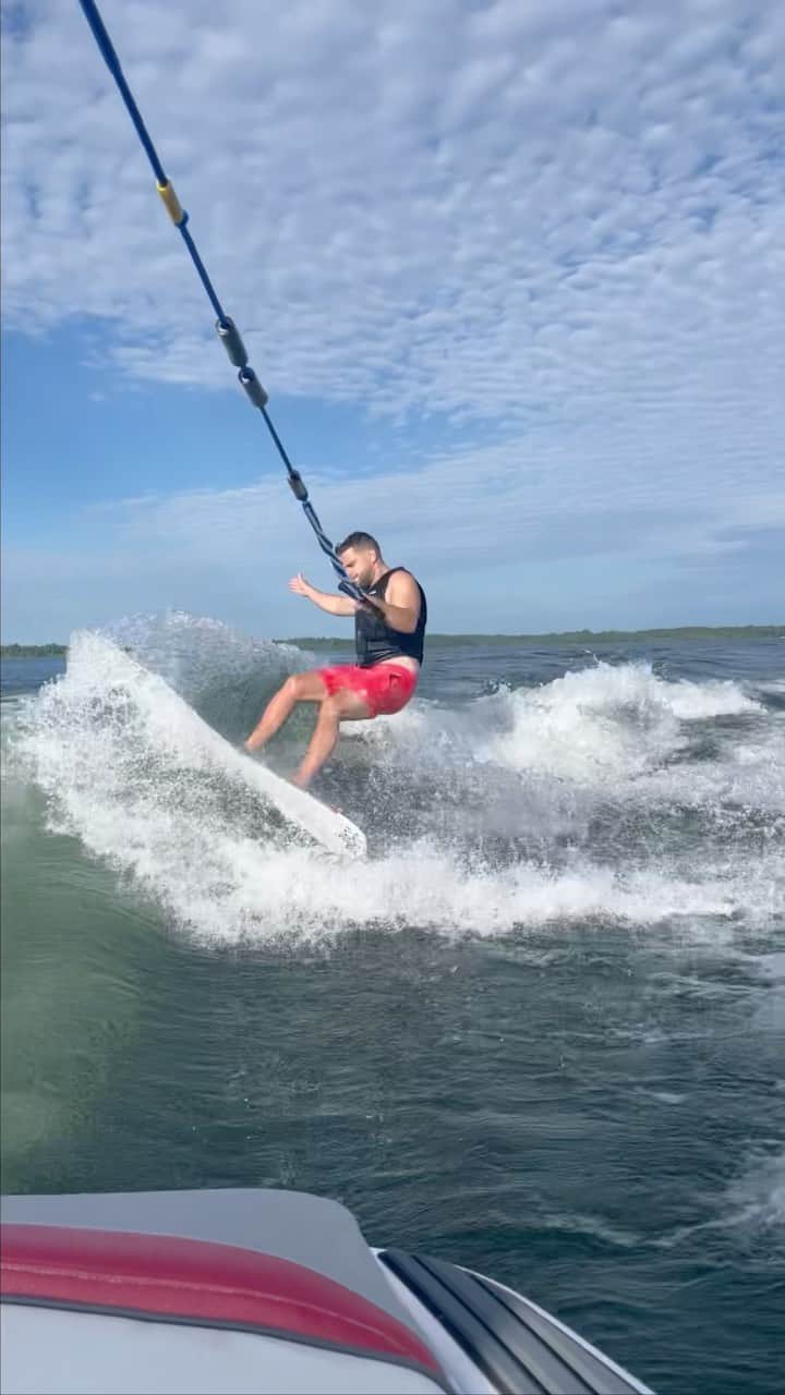 ギャレット・バックストロームのインスタグラム：「My type of lifestyle…」