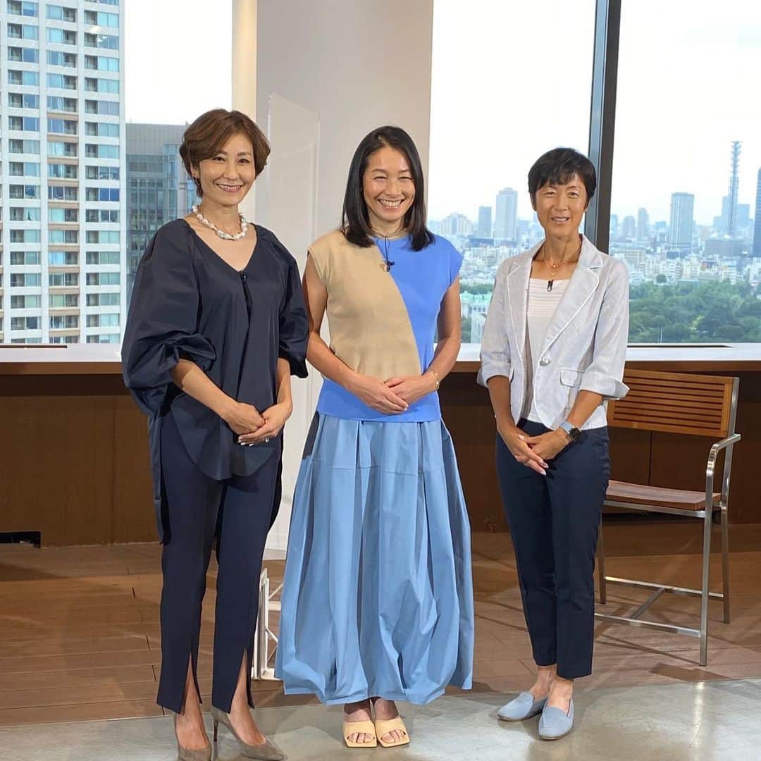 森上亜希子のインスタグラム：「明日8/8（月）20時30分よりWOWOW週刊テニスワールド 「伊達公子のキニナルコト」が放送されます。 伊達さんと神尾さんと沢山お話しさせて頂きとっても楽しかったですし、JWT50の活動や団体を1人でも多くの方に知って頂けると嬉しく思います。  お時間ございましたら是非ご覧に下さい。  衣装は今回も大好きなLE PHILです。 アクセサリーはこれまた大好きな @stellarhollywood さんです。  Styling by @mari_takarada   #伊達公子 さん #神尾米 さん #先輩 #テニス #感謝 #jwt50 #wowow #衣装 #lephil  #stellarhollywood」
