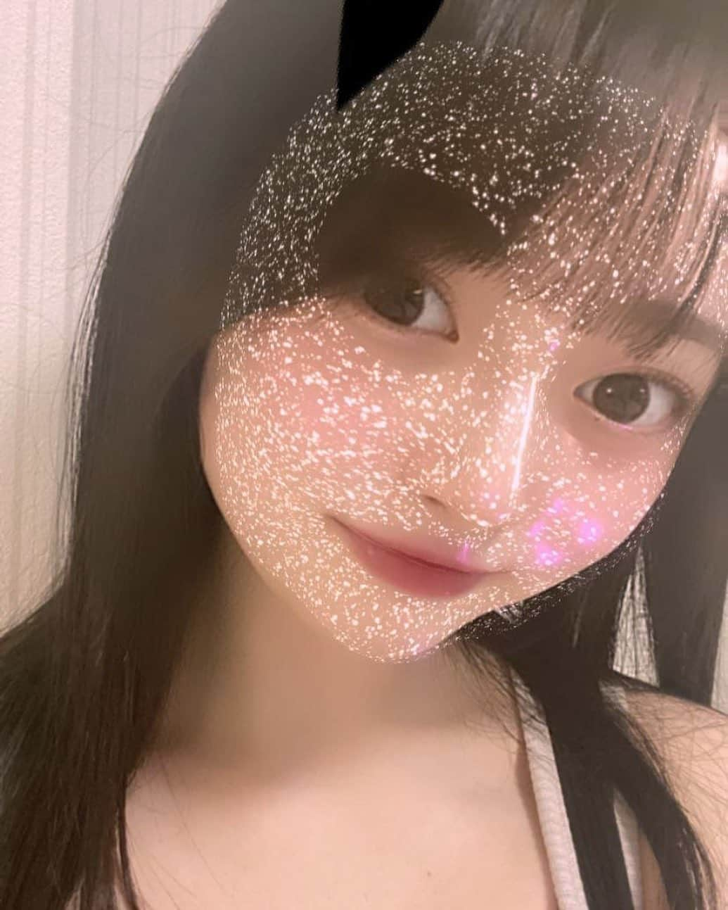 高比良由菜さんのインスタグラム写真 - (高比良由菜Instagram)「・ この前のスマホケースの答えは 大好きなるきでした♡  沢山答えてくれてありがとう🙌🏻 ∴∵∴ ୨୧ ∴∵∴ ୨୧ ∴∵∴ ୨୧ ∴∵∴ #高比良由菜#ゆなな#ニコラ#ニコモ#ニコラ9月号発売中」8月7日 19時20分 - yuna_takahira_official