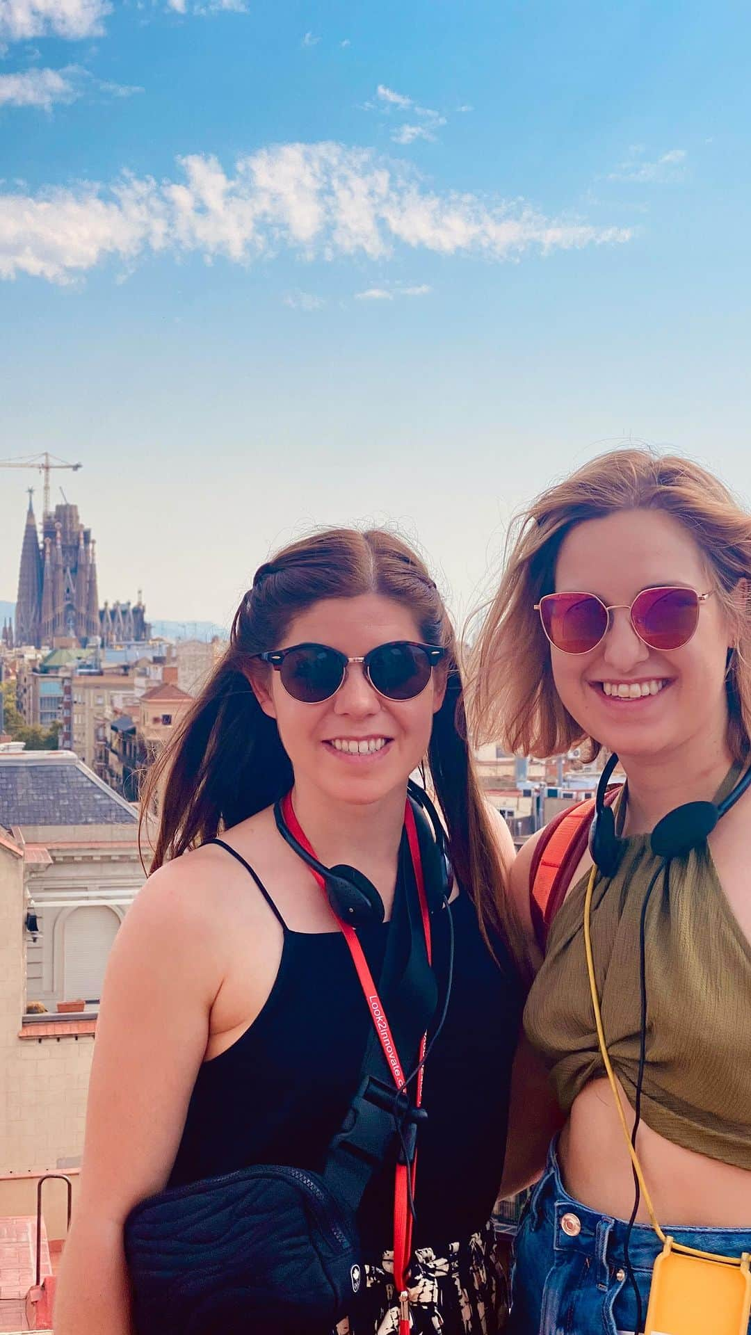 ミリアム・ツィーグラーのインスタグラム：「Siestas y fiestas en Barcelona ☀️🌴🍷  #girlstrip #fun #summer #barcelona」