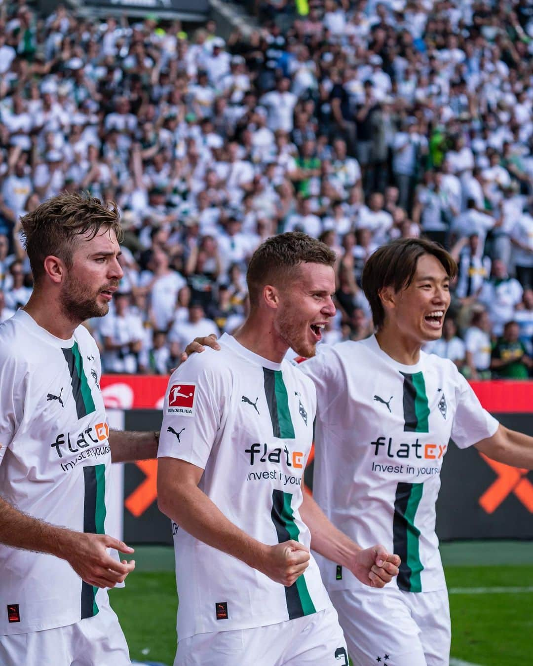 ニコ・エルヴェディさんのインスタグラム写真 - (ニコ・エルヴェディInstagram)「Celebrating the first win and the first goal of the new season in front of our great fans! 💪🏼 #fohlenelf#pilz#bmg#NE30」8月7日 23時11分 - nicoelvedi30