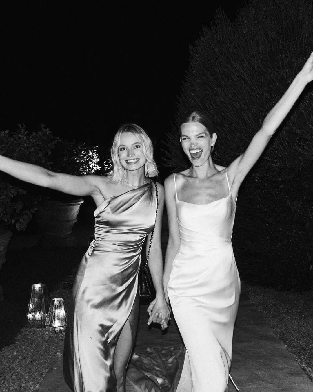 のインスタグラム：「🤍🤍 Im so happy to spend these couple of days by your side💕 @daphnegroeneveld」