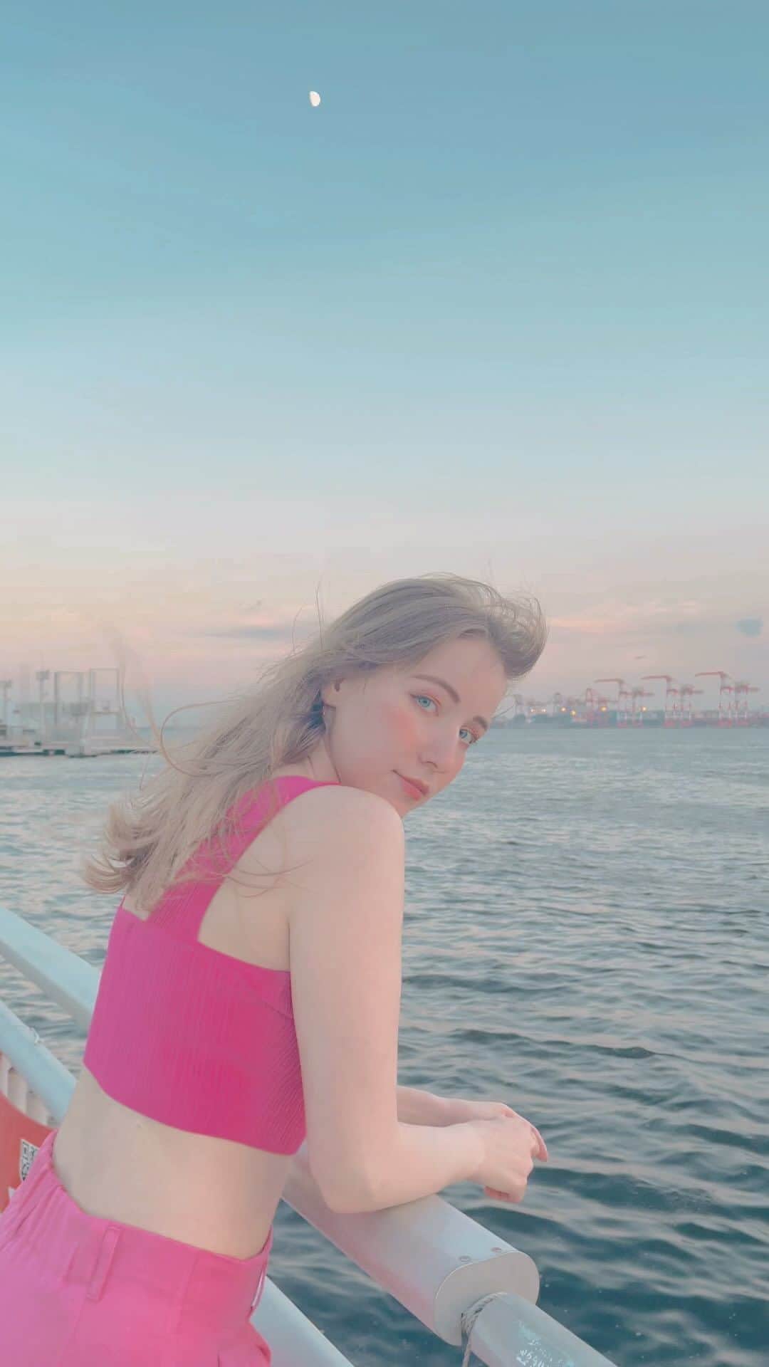 アシヤのインスタグラム：「お台場でサンセット🌇🌊 @real_kh」