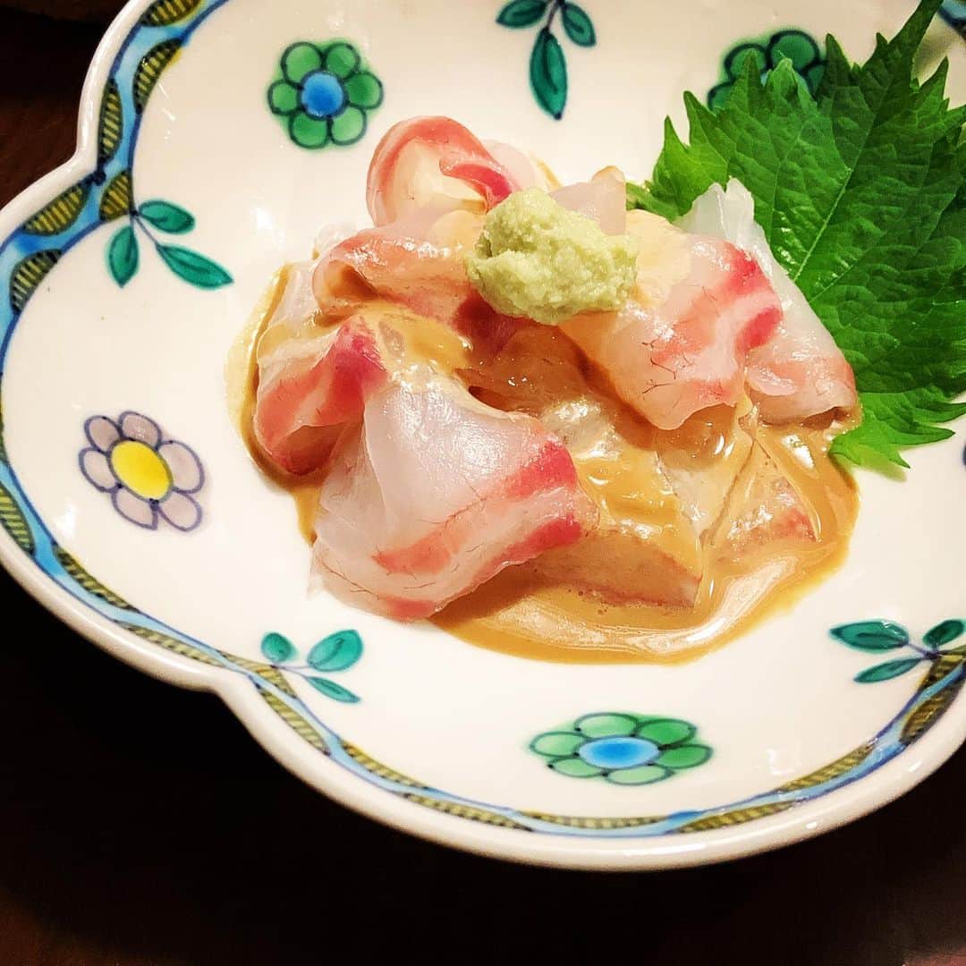 志摩有子さんのインスタグラム写真 - (志摩有子Instagram)「お昼がしっかりランチビュッフェだったから、夜になってもお腹が空かかず。鯛茶漬けをサラサラっと。いつものように練りごまべースのタレで。  #鯛茶漬け #鯛の胡麻だれ」7月15日 2時41分 - ariko418