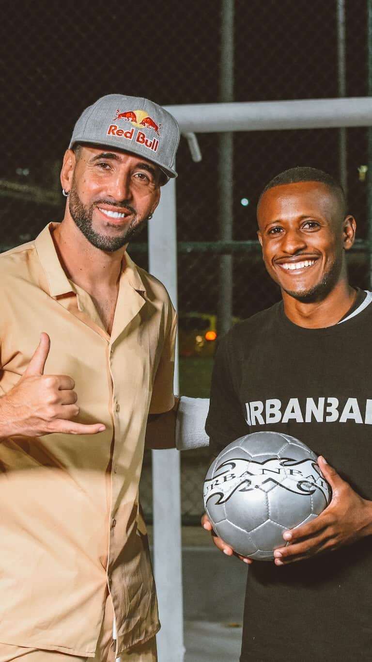 ショーン・ガルニエのインスタグラム：「FINAL FIGHTBALL RIO 🇧🇷⚽️ After 3 days of qualifiers and discovering talent the best 2 players faced each in Rio super final @bulico_07 vs @markin_bs02 🔥  #futebol #futbol #soccer #football #fightball #seangarnier」