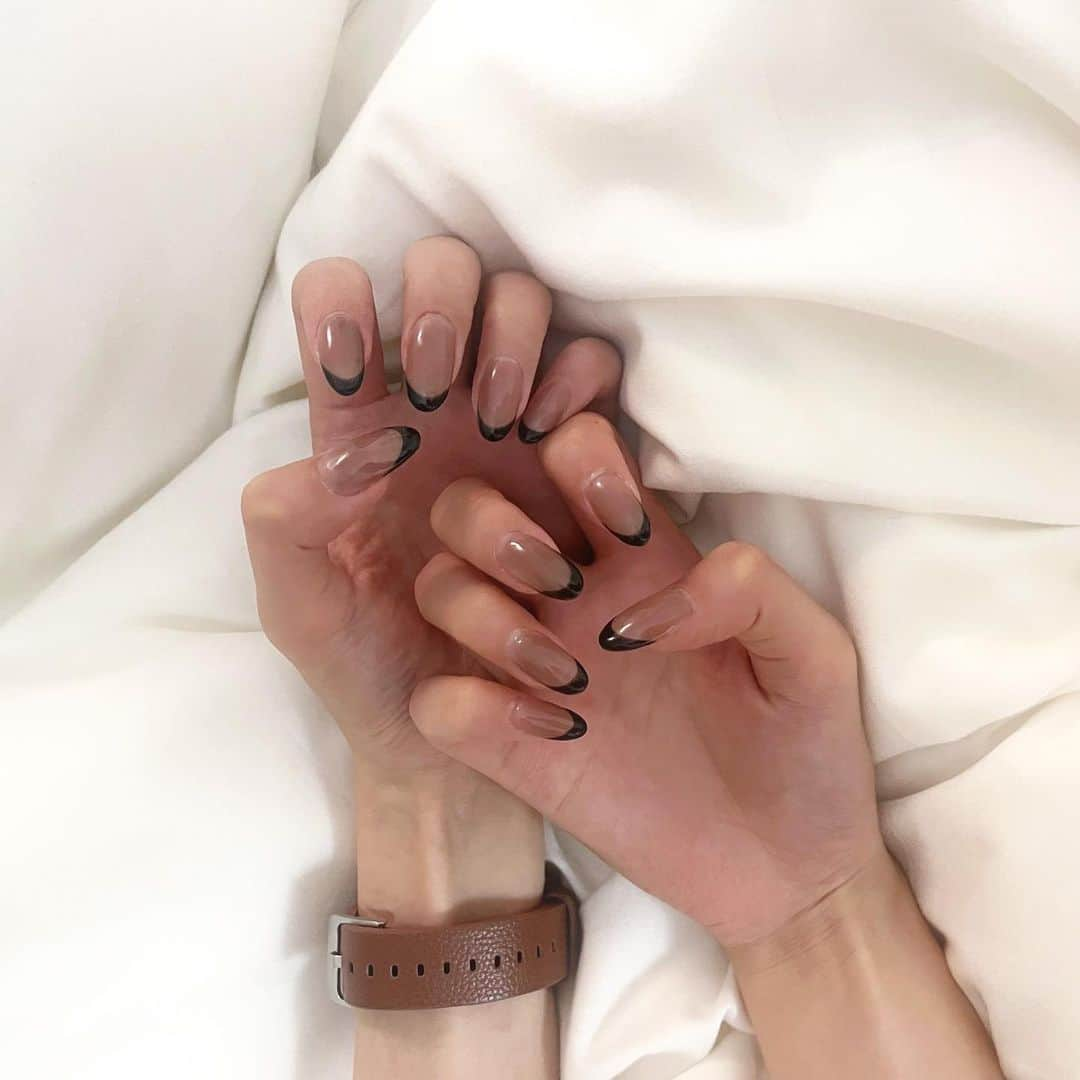 ｍ ａ ｒ ｉさんのインスタグラム写真 - (ｍ ａ ｒ ｉInstagram)「もう変えちゃうけどお気に入りネイル💅 写真息子が撮ってくれたのうますぎ笑 ㅤㅤㅤㅤㅤㅤㅤㅤㅤㅤㅤㅤㅤ #セルフネイル」7月15日 19時18分 - mrmgmgu