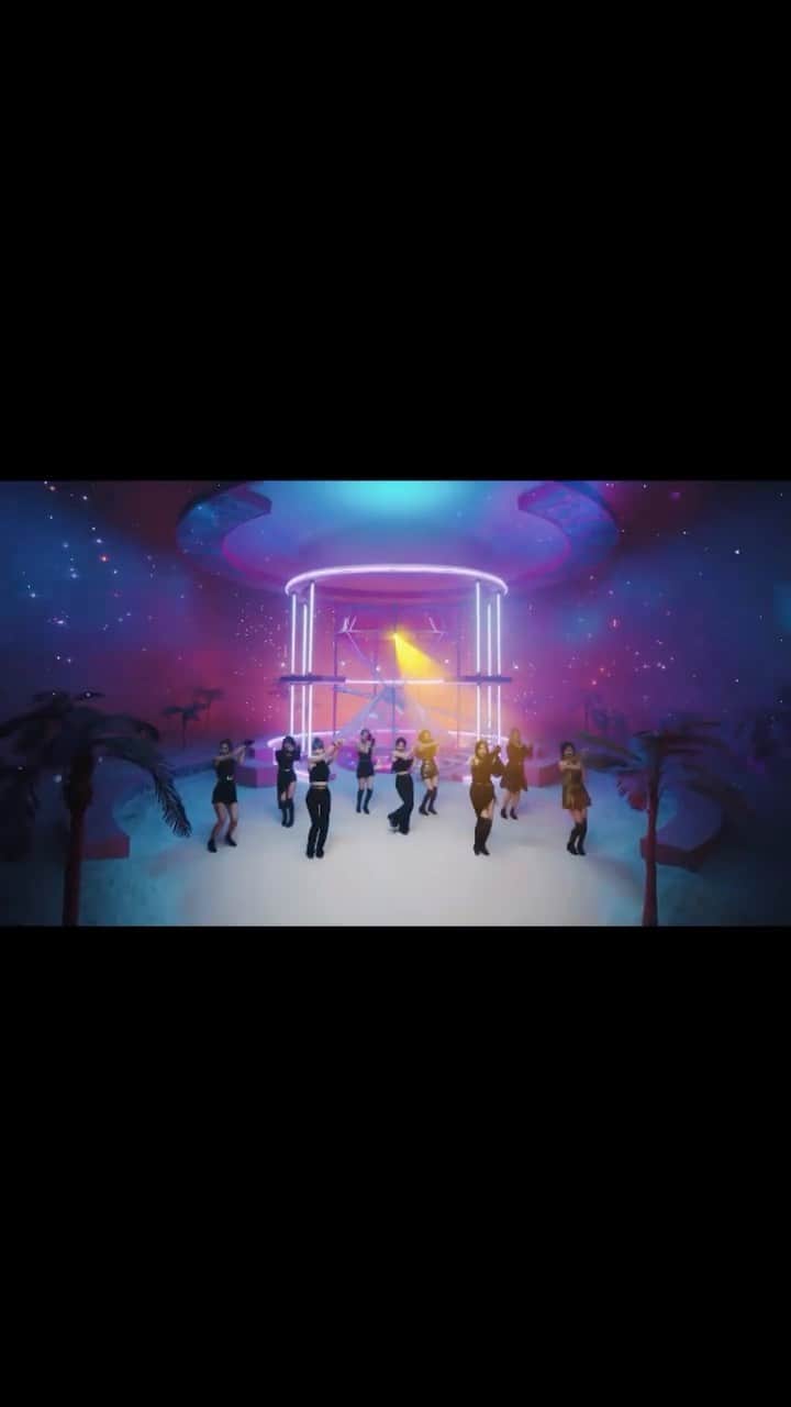 Ruuのインスタグラム：「Twice Japan 4th Album " Celebrate "🎉🌺 @twicetagram @jypetwice_japan  振付させて頂きました！✨🌈💕  #クラッカーダンス 🎉  この曲をはじめて聞いた瞬間に クラッカーダンスが浮かんだり🎉🎉 あとはロウソクの振付だったり🕯💕 Celebrate な振付が沢山入っているので 細かいところまで是非Checkしてね🥳🫶🏻  みなさん是非真似してみてくださいね🥳⭐️💓 (私が言わなくてもみんなやる😂)  Huge thanks to @jypentertainment for giving me this wonderful opportunity!🌺  #twice #celebrate #jyp #choreography」