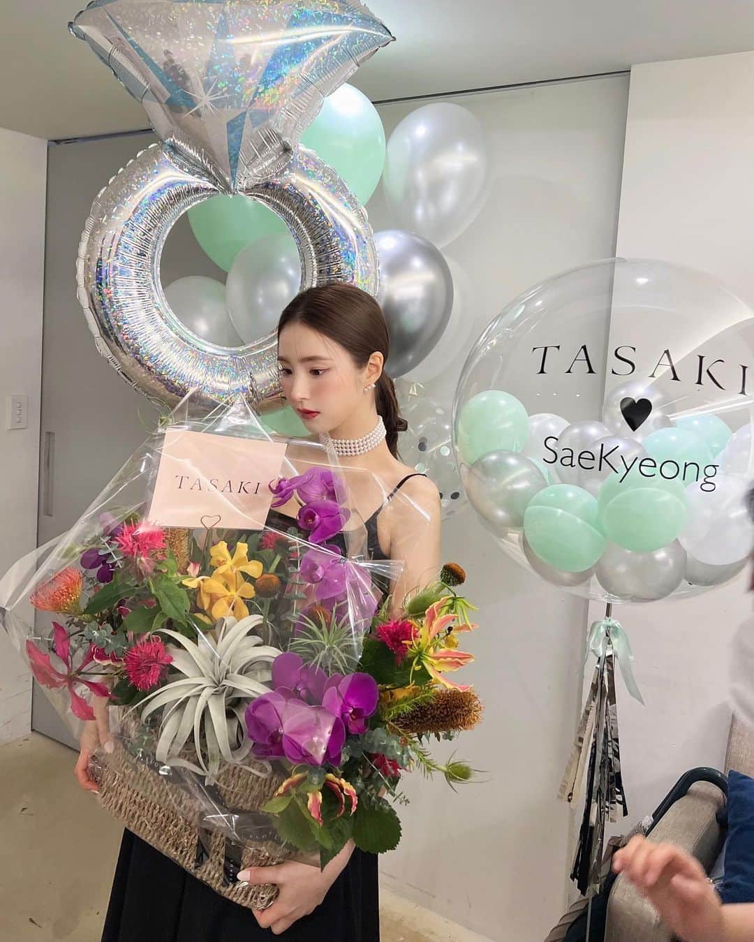シン・セギョンのインスタグラム：「@tasaki_intl ✨✨ @ellekorea 🌝💛」