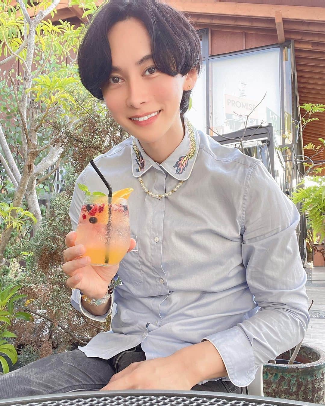 芹澤ナツキさんのインスタグラム写真 - (芹澤ナツキInstagram)「・ ・ どこのカフェでしょう🍹 ・ ・ ・ #カフェ好きな人と繋がりたい  #美男美女と繋がりたい  #おしゃれさんとつながりたい  #おしゃれ男子 #オシャレ  #韓国男子　 #Fashion  #コーデ #韓国ファッション #韓国ファッション好きな人と繋がりたい  #bts  #twice  #셀카 #맞팔　 #イケメン  #カッコイイ  #アイドル  #カフェ巡り　 #カフェ巡り好きな人と繋がりたい  #大阪カフェ　 #スタバ  #OOTD  #OOTN  #vip  #follow4followback  #instagoodmyphoto  #f4f」7月15日 13時51分 - star_prayer.of.m._.o