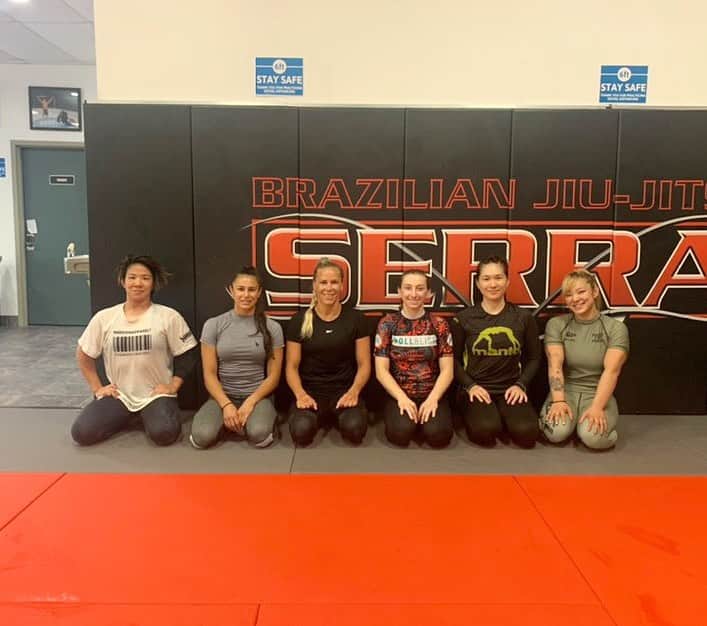 魅津希（井上瑞樹）のインスタグラム：「It was amazing session at Matt Serra BJJ on Friday morning.🔥Thank you all ladies. Also I’m gonna come to here next week.🗽  #MattSerra #BJJ #no-gi #newyork」