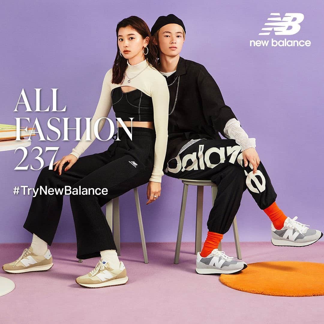 のインスタグラム：「Newbalance「237」‼️ 前回投稿した”327”と同様に、 #ストリート  #カジュアル  #綺麗目コーデ まで幅広いジャンルの洋服に合うんじゃないかと撮影中ずっと思っていました！🤭💫   #newbalance  #newbalance237  #ニューバランス」