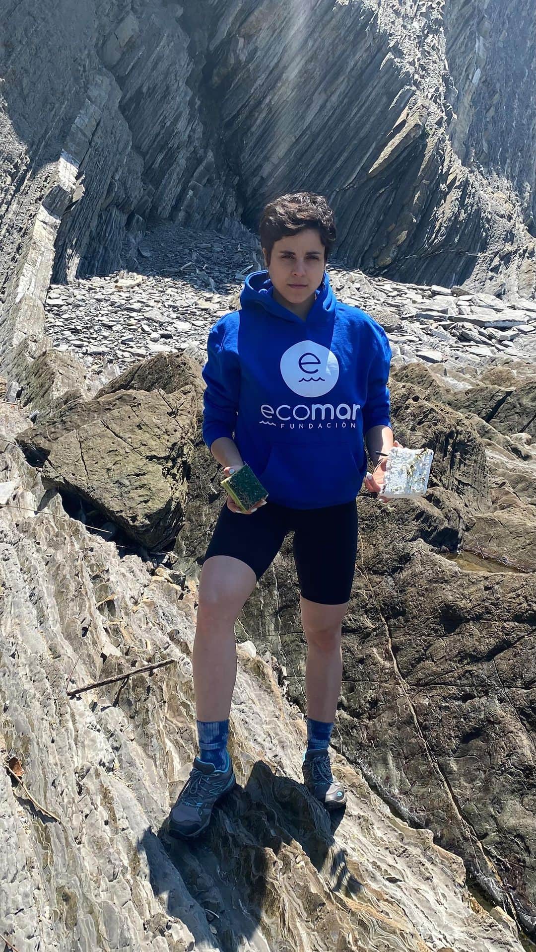 のインスタグラム：「🗣El entorno en el que vivimos se está viendo afectado por nuestras acciones, y el momento de tomar conciencia es AHORA.   Colaborar con fundaciones como @fundacionecomar me ha abierto los ojos y, la realidad, es que todos podemos empezar por algo tan simple como cambiar algunas de las pequeñas rutinas de nuestro día a día.  Debemos empezar a crear un estilo de vida sostenible y respetuoso con el medio ambiente.  Organizaciones como @proctergamble y @olympics son conscientes de esto y apoyan a atletas como yo, a través del programa #athletesforgood , para impulsar las causas que más nos importan de una manera mucho más efectiva y directa.  ⚡️Solo hay una manera de cambiar el mundo y esa es juntos en equipo.   #PGPartner」