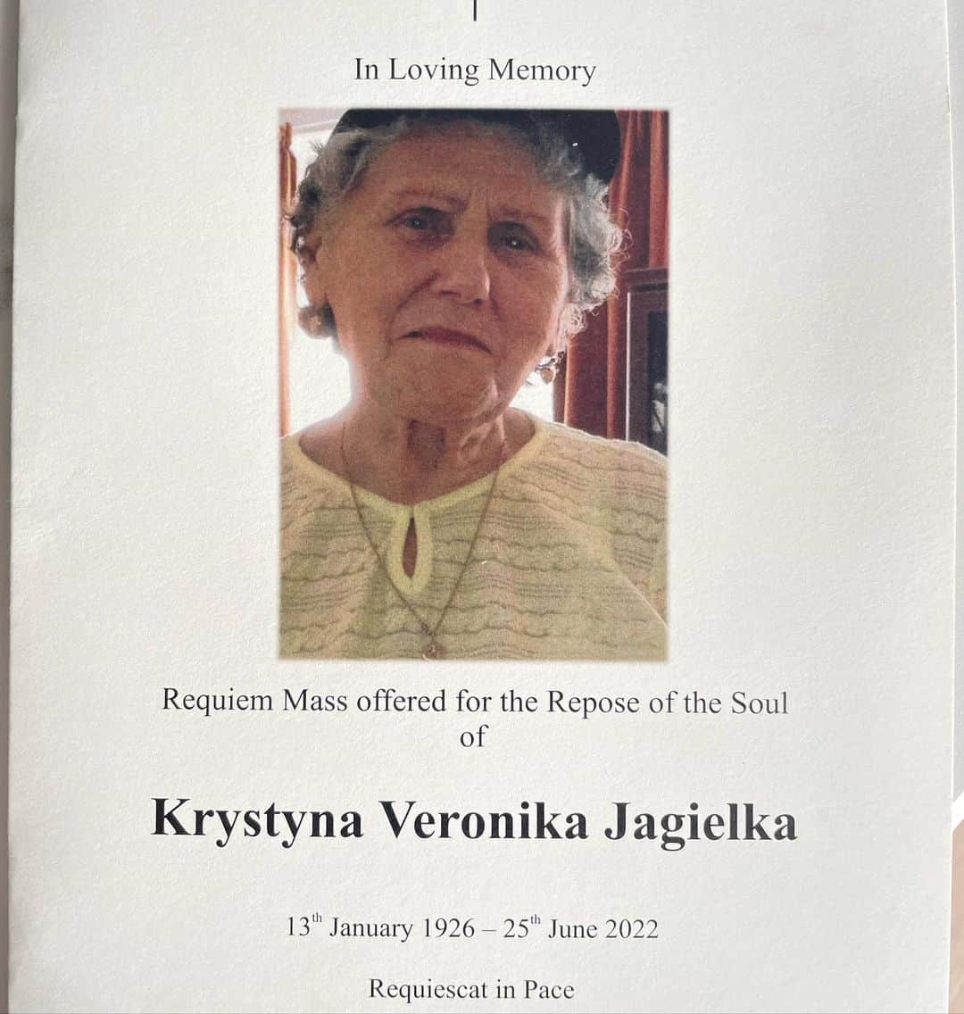 フィル・ジャギエルカのインスタグラム：「Good Bye Babcia, some 96 year  journey you had x thanks for the memories x RIP 👵🏼 🇵🇱 ❤️」