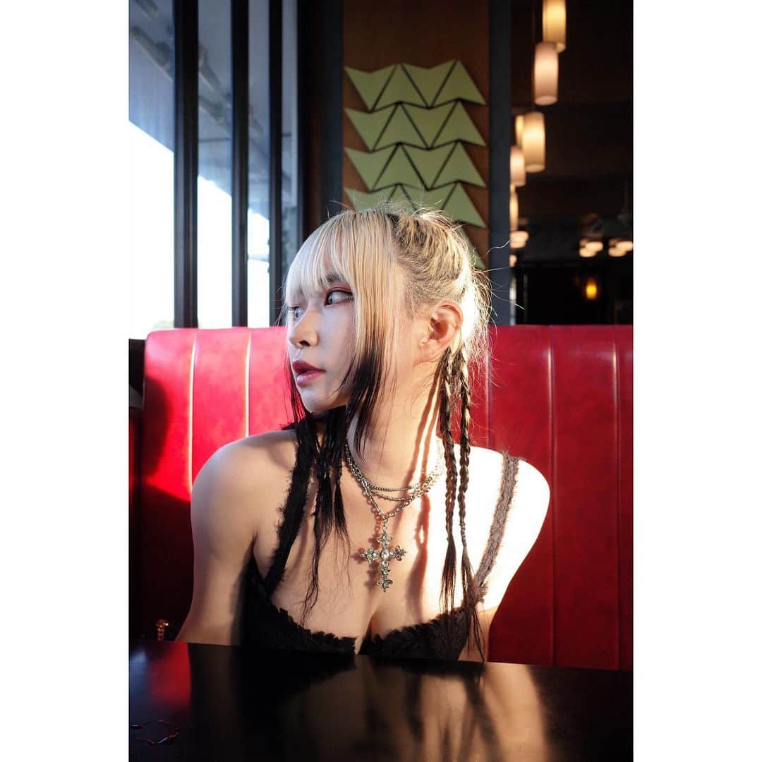 なつかのインスタグラム：「🦇  “if you really want it,  you will always find a way to get it”  🌛  📹@kaiga_8x_x8」