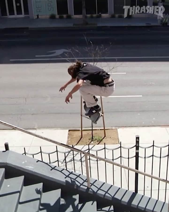 スラッシャーのインスタグラム：「🗡 @artcordova.o’s ESPADA part for @flipskateboards is now playing on our YouTube channel 📺」