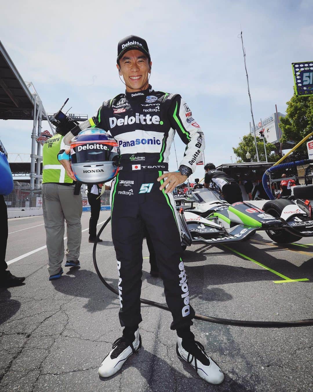 佐藤琢磨のインスタグラム：「New Look Suit  @deloitte @lifeatdeloittejapan @deloittecanada @hondaracing_hpd @hondaracingglobal  @panasonicjp @redtag.ca  @dalecoyneracing  @rickwareracing  @biohavenpharma」