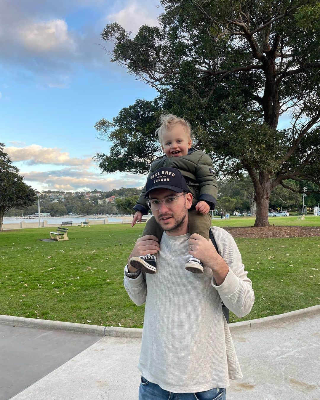 ダニエル・プリンスのインスタグラム：「The past few weeks 🤍 Highlights include tasting my first first baby chino, cleaning & cooking, seeing my godparents & Baby Ava and sleeping everywhere but my own bed 🥹👨‍🍳🤦🏻‍♀️💕」