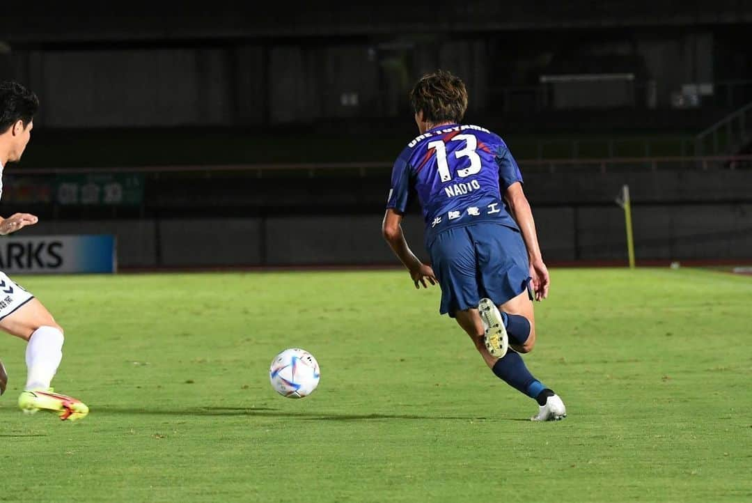 安藤由翔のインスタグラム：「2-1勝利‼︎ 応援ありがとうございました！ また勝ち続けれるように頑張ります！そしたらもっとたくさんの人がスタジアムにきてくれるんかなー🤔 改めてしょーとお疲れ様！  #カターレ富山#ヴァンラーレ八戸#富山#県総#集合#鈴木翔登#引退#お疲れ様」