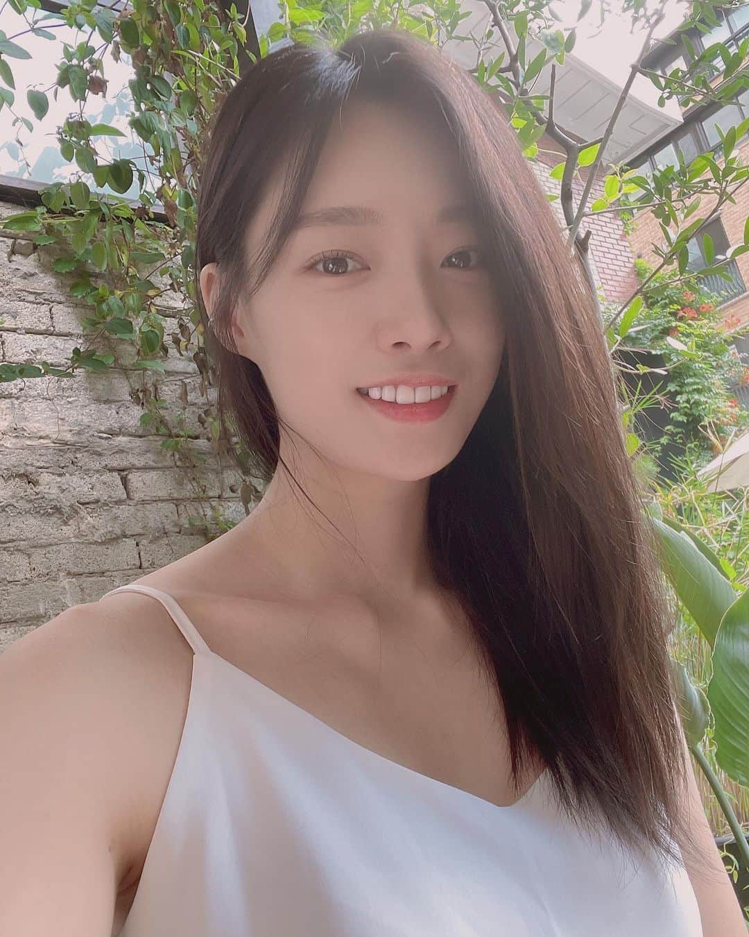 ナリ のインスタグラム：「저는 잘 지낸답니당 희-이😁」