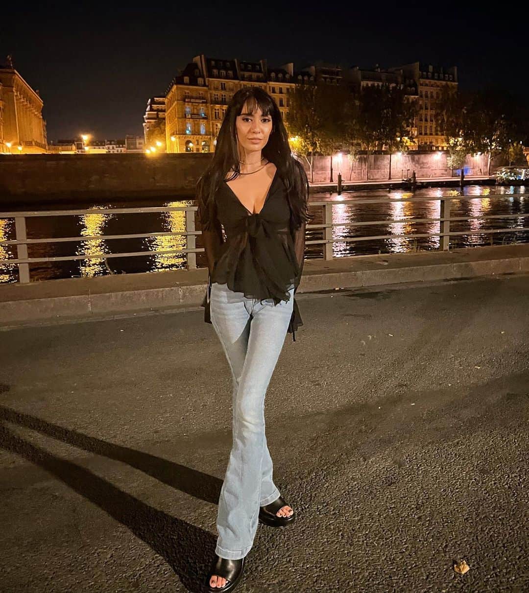 Janice Griffithのインスタグラム：「eating oysters soup and millefeuille at 4am is my new fav activity」