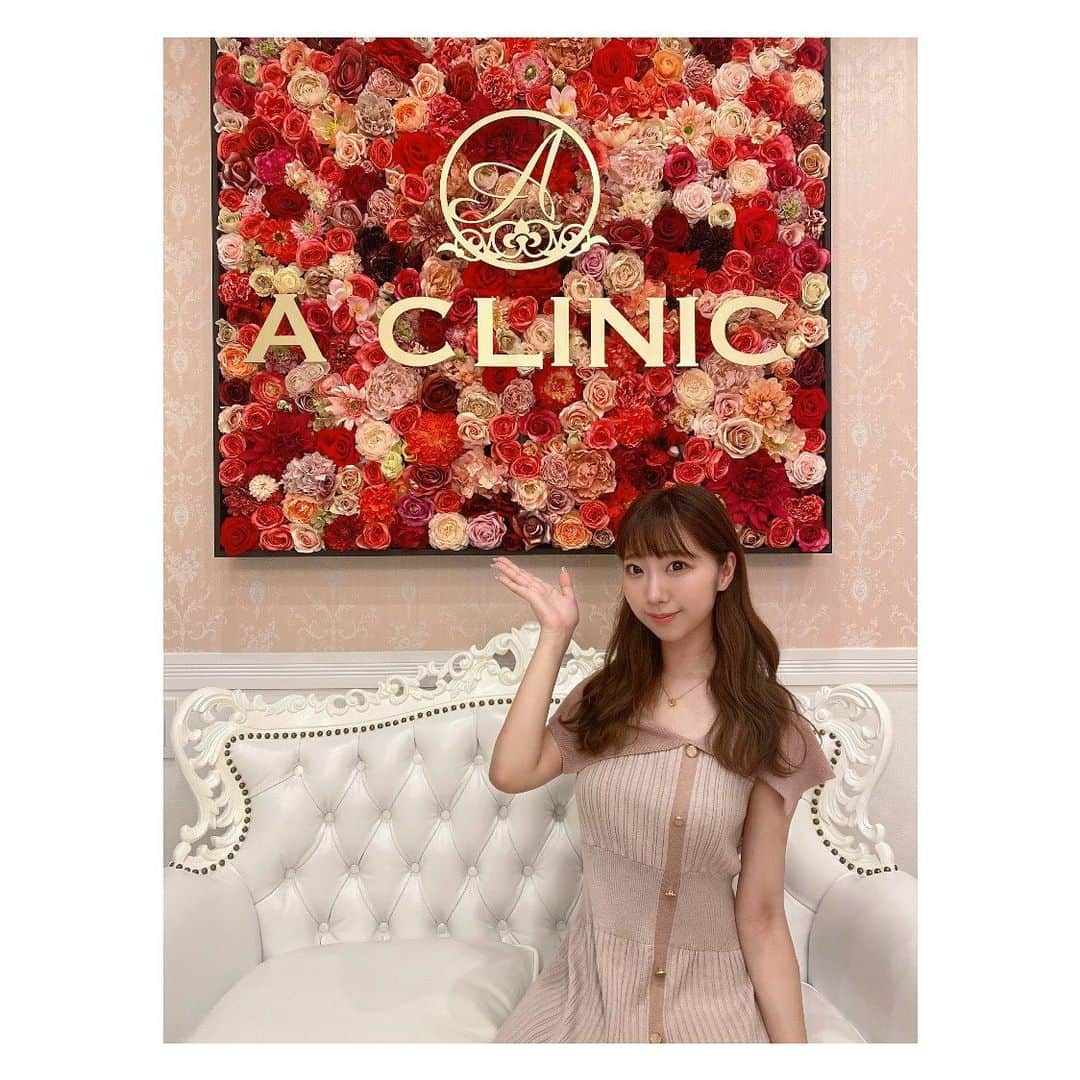 肥川彩愛さんのインスタグラム写真 - (肥川彩愛Instagram)「@aclinic_shinjuku  の木家先生 @aalinic_kiyaで“1day小顔脂肪吸引”を受けてきました💗  笑った時の顔のお肉と二重顎に悩んでたのと、年齢とともにたるみが気になってたので今回、1day小顔脂肪吸引を受けることを決意しました🥰  カウンセリングでも悩みを親身に聞いてくださって、施術中も声をかけてくださったので安心して施術を受けることができたよ💗 内装も真っ白で清潔感があってカウンセリングも個室だったので周りも気にせず相談できました☺️✨  また経過などは後日詳しく投稿しますね😚 施術直後より1ヶ月後2ヶ月後とどんどん小顔になるみたいで楽しみだ〜🙈💗  #aclinic #aクリニック #エークリニック #aclinic銀座 #aclinic横浜 #aclinic新宿  #aclinic名古屋#美容外科 #美容皮膚科  #1day小顔脂肪吸引 #1day小顔 #脂肪吸引 #小顔 #美肌 #二重あご #フェイスライン  #糸リフト #aスレッド #顔痩せ #部分やせ #小顔整形 #小顔になりたい #横顔美人 #木家佑理子」7月16日 15時29分 - ayame_1108