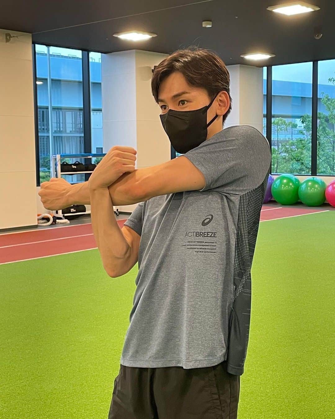 江原騎士のインスタグラム：「. . このウェアは着心地が良くて本当にトレーニングしやすい💪！ . . #ACTIBREEZE #ASICS #トレーニング」