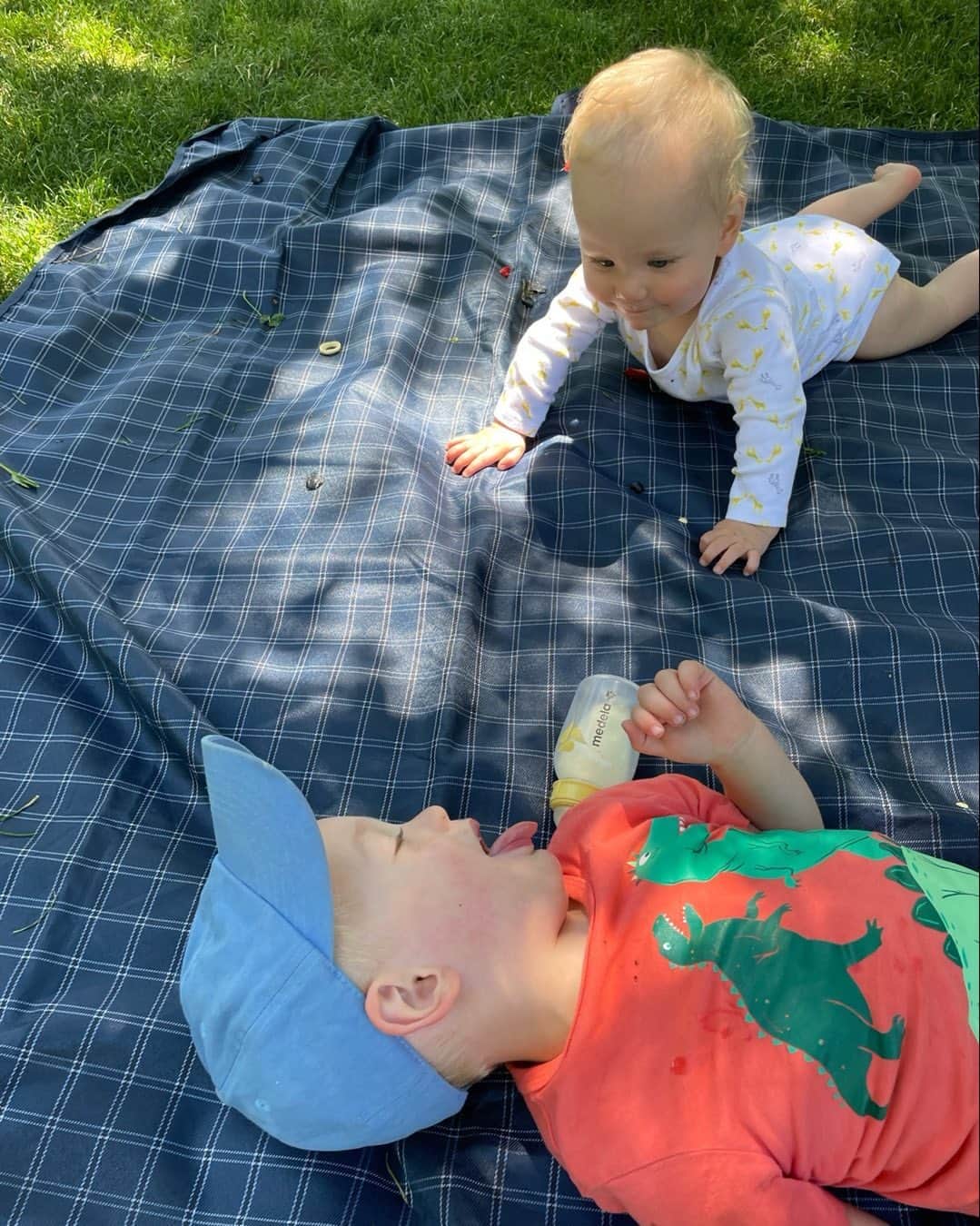 シャーロット・ケイト・フォックスのインスタグラム：「My babies 👶 👶 ♥️」