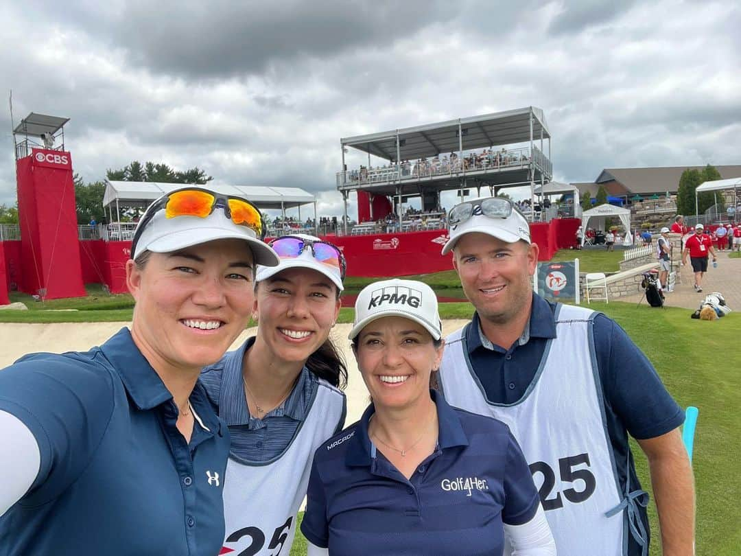 ヴィッキー・ハーストのインスタグラム：「What an incredible week for the @dowglbi @lpga_tour . One of the most fun tournaments of the year and my best buddy by my side made it even better @mogarita8 . @kellyohurst @layupsr4basketball #teammaverick #dangerzone」