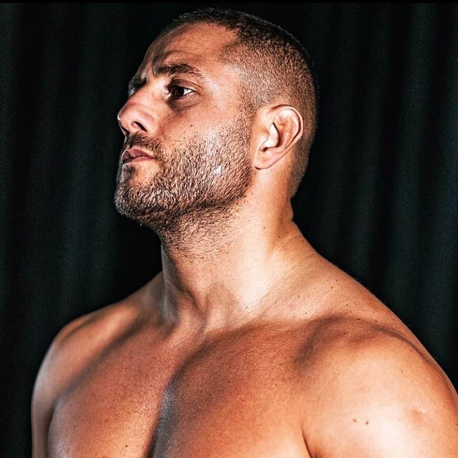 グーカン・サキのインスタグラム：「Soon⏳  @glorykickboxing @glory_nl」