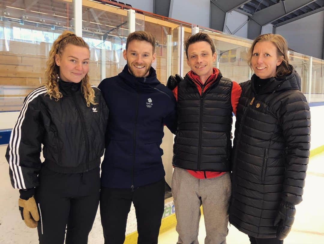 Phil Harrisさんのインスタグラム写真 - (Phil HarrisInstagram)「It’s been a great few weeks at the @skate.island camp! Thank you to @justus_strid for inviting me and trusting me to be part of your team for these past two weeks! 🇸🇪🇬🇧  All the skaters have worked incredibly hard and it’s been a pleasure working with you all! 💪🏼👏🏼⛸ Good luck to everyone going into the new season ✨」7月17日 3時15分 - phil1harris