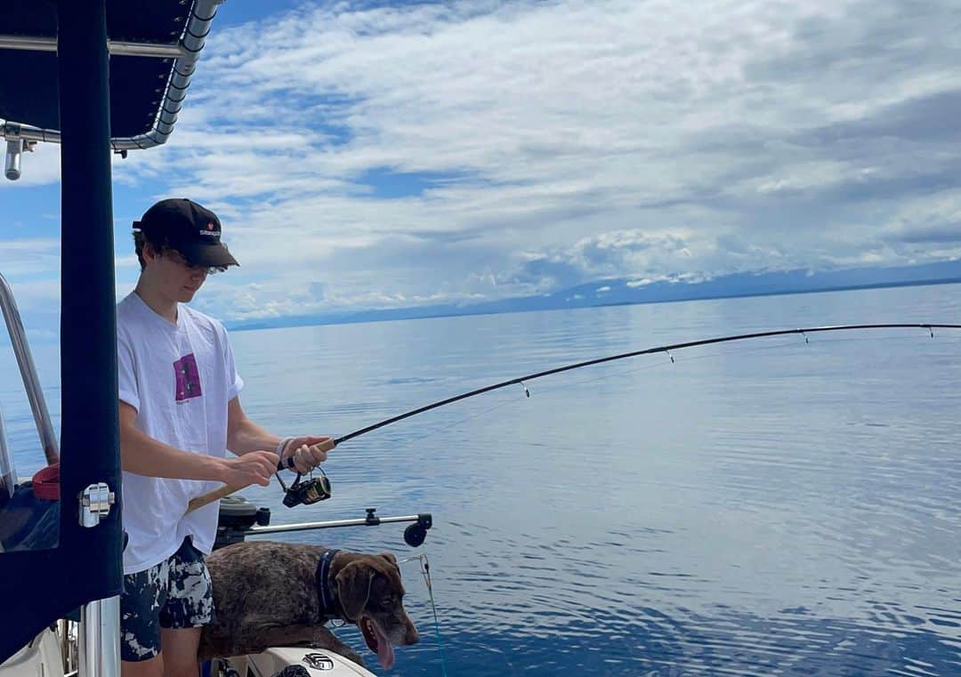 クリスチャン・マイケル・クーパーのインスタグラム：「Fishin buddy🐾」