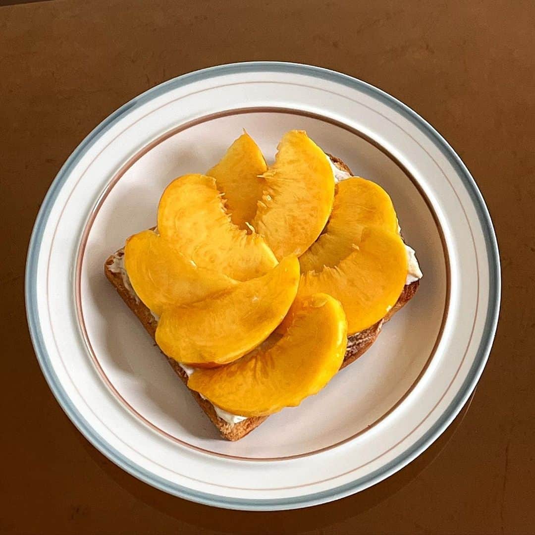 ウォン・ジナのインスタグラム：「🍑🍑🍑」