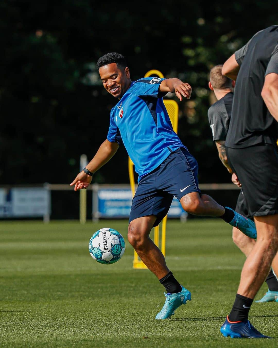 ウルビー・エマヌエルソンさんのインスタグラム写真 - (ウルビー・エマヌエルソンInstagram)「New season, new vibes ⚽️⚽️ trainings camp 🔋🔋」7月17日 17時22分 - urby28