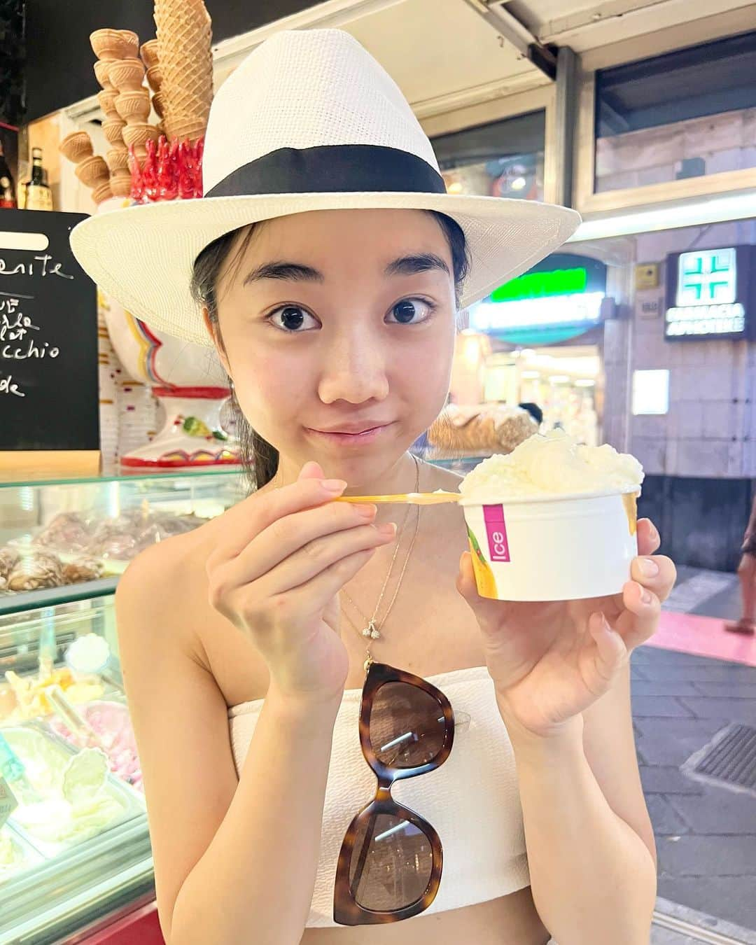 Laraさんのインスタグラム写真 - (LaraInstagram)「. #Sicilia #italia  #🇮🇹  #littlelaralandtravel」7月17日 9時58分 - fa_la_lara